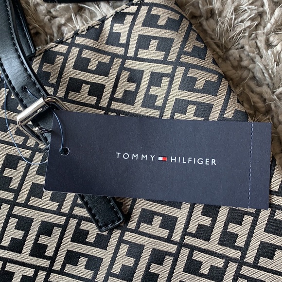 TOMMY HILFIGER Handbag - Picture 7 of 12